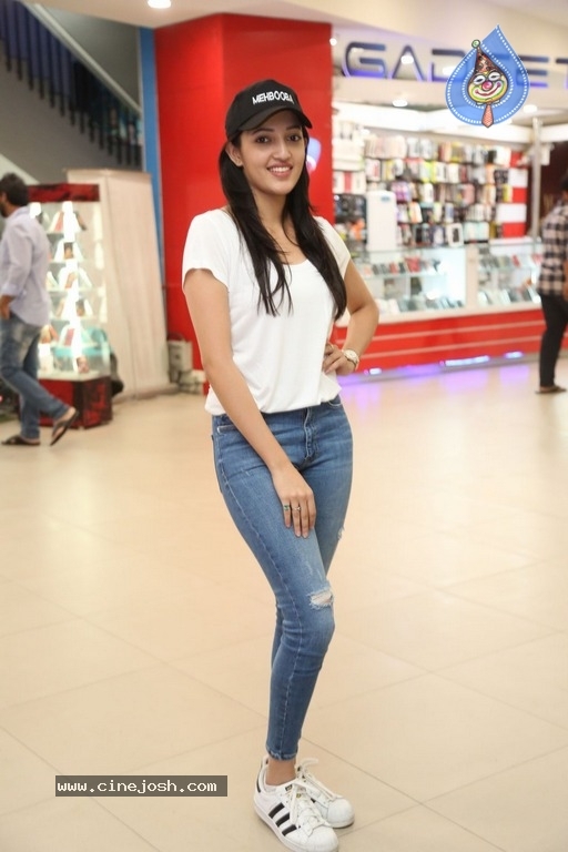 Neha Shetty New Pics - 10 / 11 photos