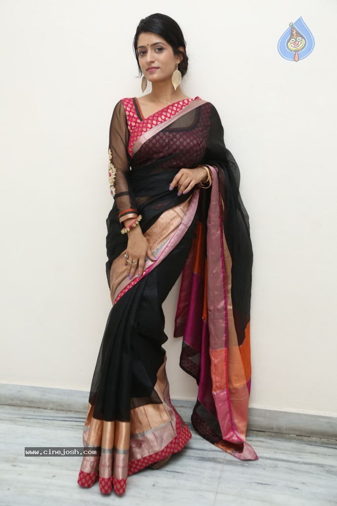 Nidhi Nautiyal New Stills - 34 / 131 photos