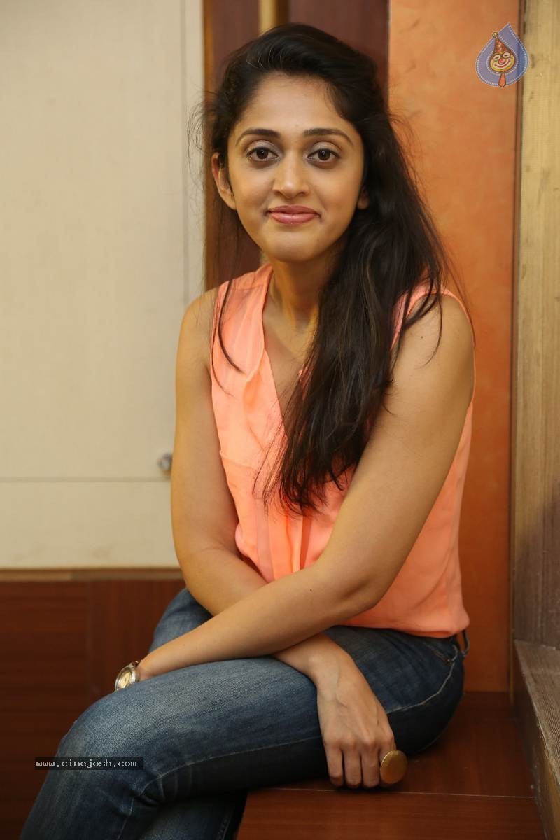 Nidhi New Photos - 8 / 40 photos