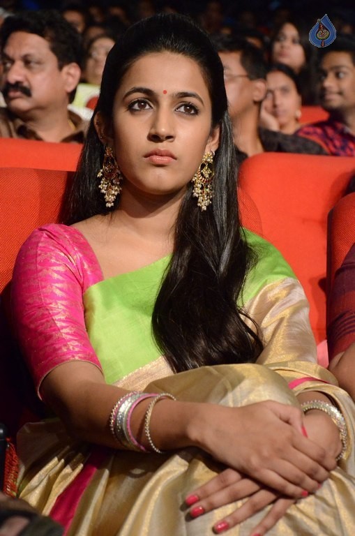 Niharika at Oka Manasu Audio Launch - 11 / 40 photos