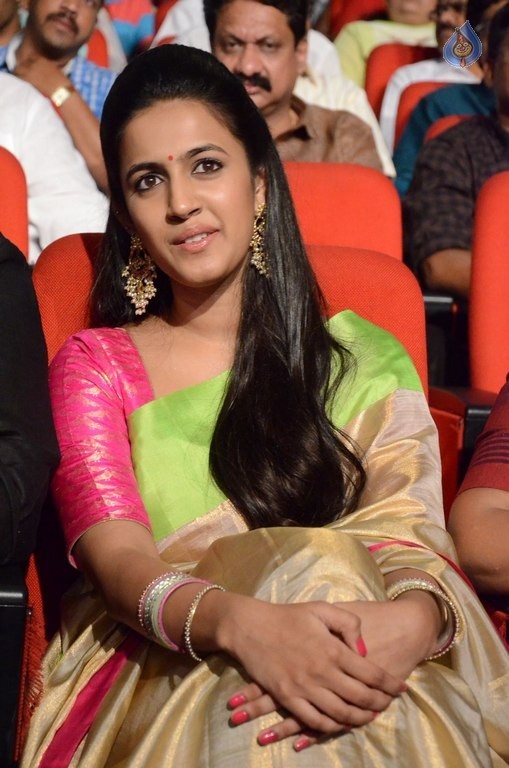 Niharika at Oka Manasu Audio Launch - 12 / 40 photos