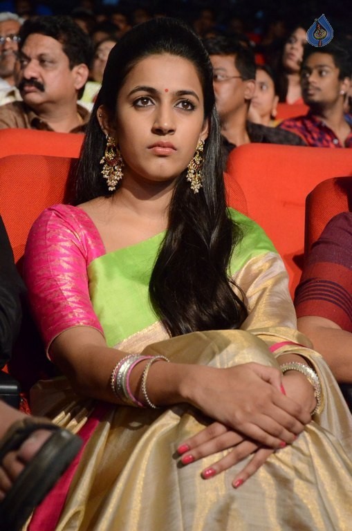 Niharika at Oka Manasu Audio Launch - 29 / 40 photos
