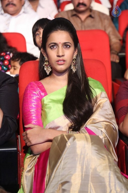 Niharika at Oka Manasu Audio Launch - 34 / 40 photos