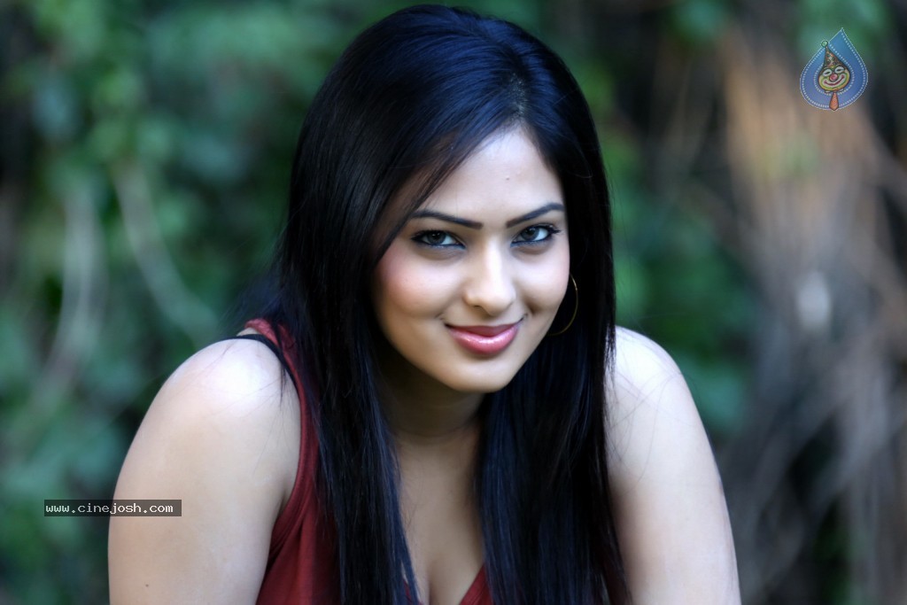 Nikesha Patel Latest Gallery - 43 / 125 photos