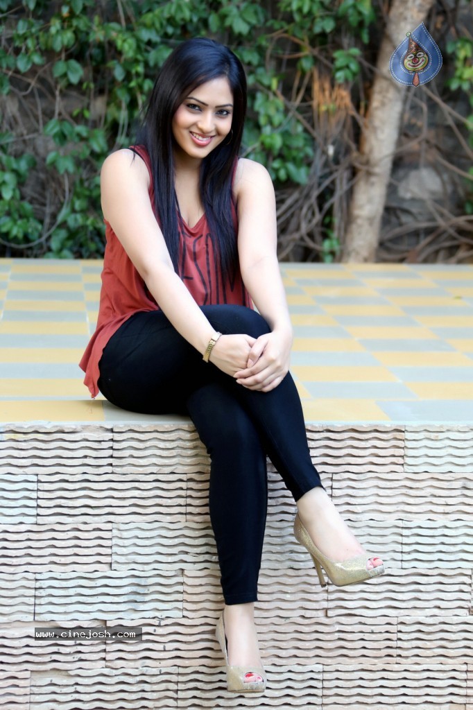Nikesha Patel Latest Gallery - 51 / 125 photos