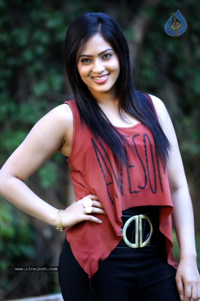 Nikesha Patel Latest Gallery - 63 / 125 photos