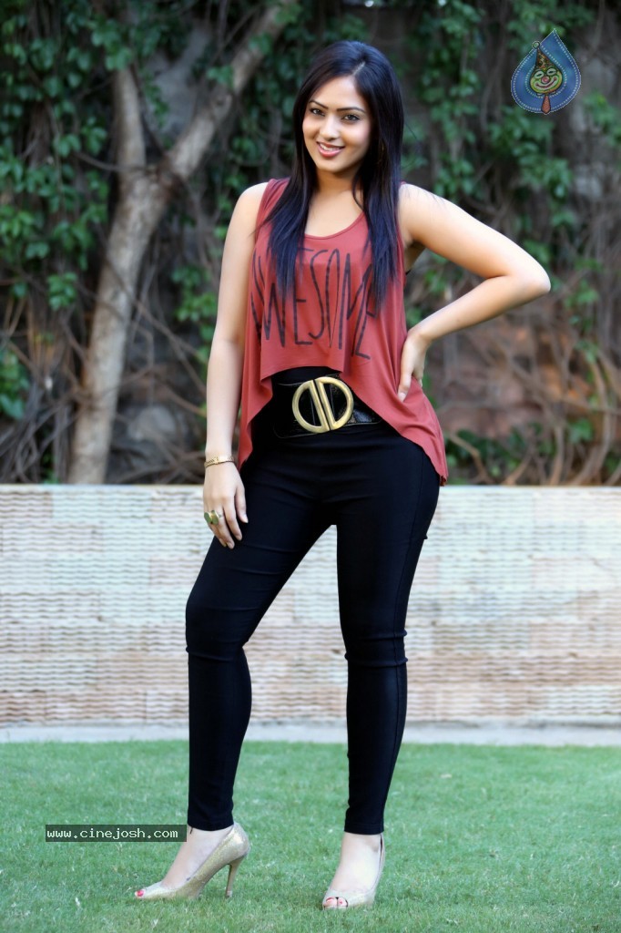 Nikesha Patel Latest Gallery - 95 / 125 photos