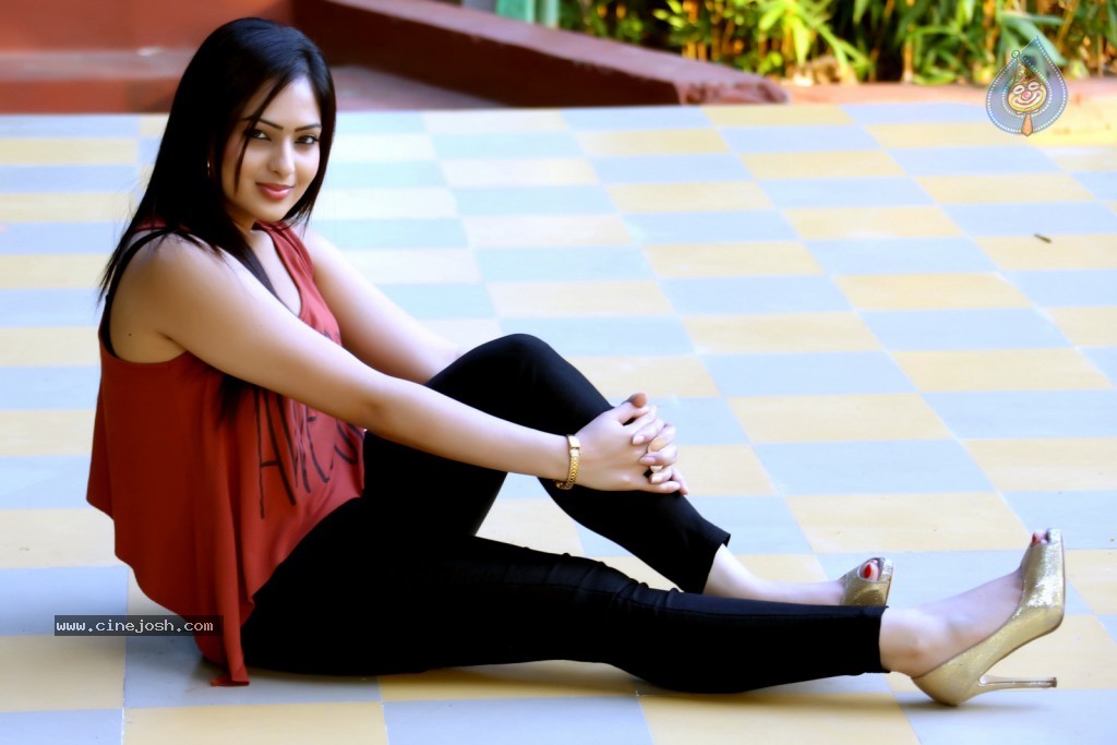 Nikesha Patel Latest Gallery - 105 / 125 photos