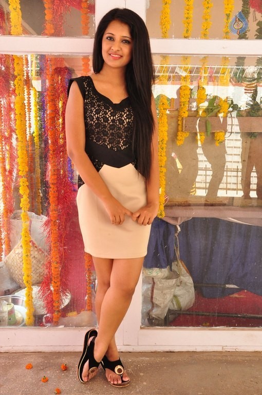 Nikita Bisht New Photos - 31 / 40 photos