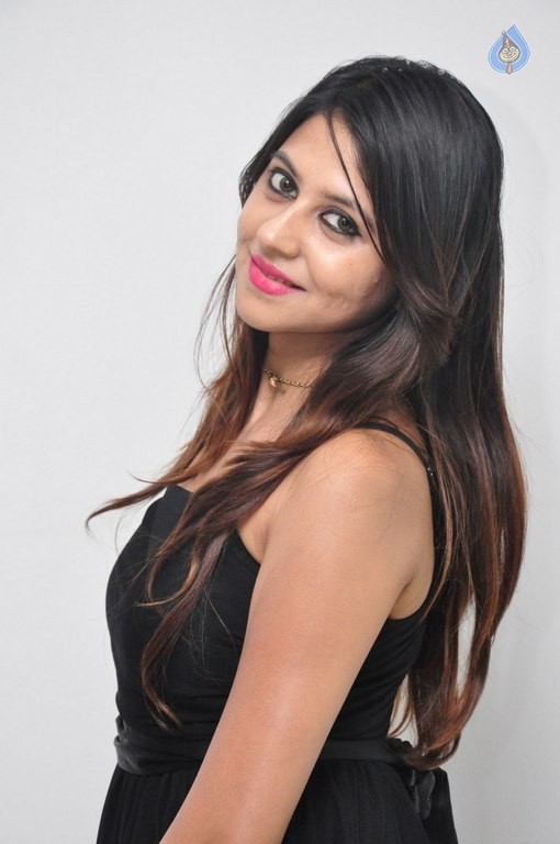 Nikita Chhabria New Photos - 5 / 21 photos