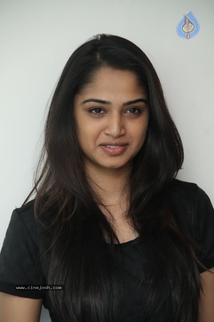 Nikitha Anil New Photos - 29 / 54 photos