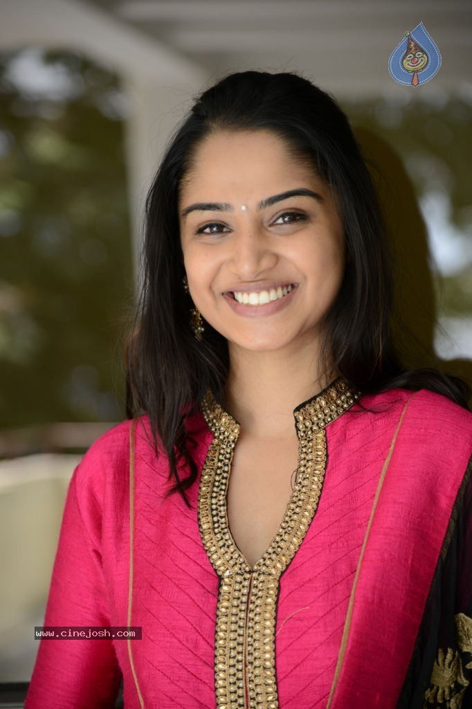 Nikitha Anil Stills - 14 / 32 photos