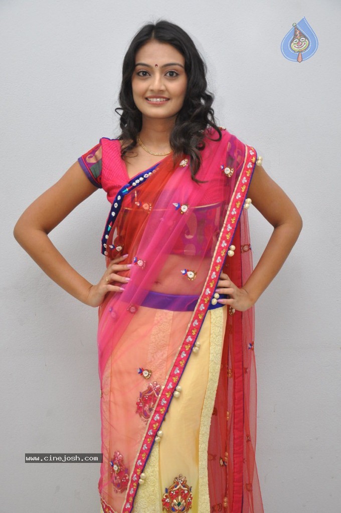 Nikitha Narayan Hot Gallery - 36 / 59 photos