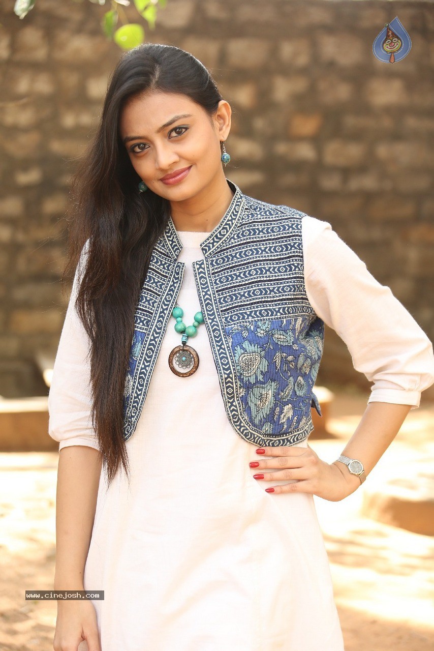 Nikitha Narayan Latest Photos - 22 / 56 photos