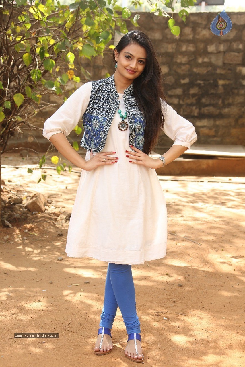 Nikitha Narayan Latest Photos - 25 / 56 photos