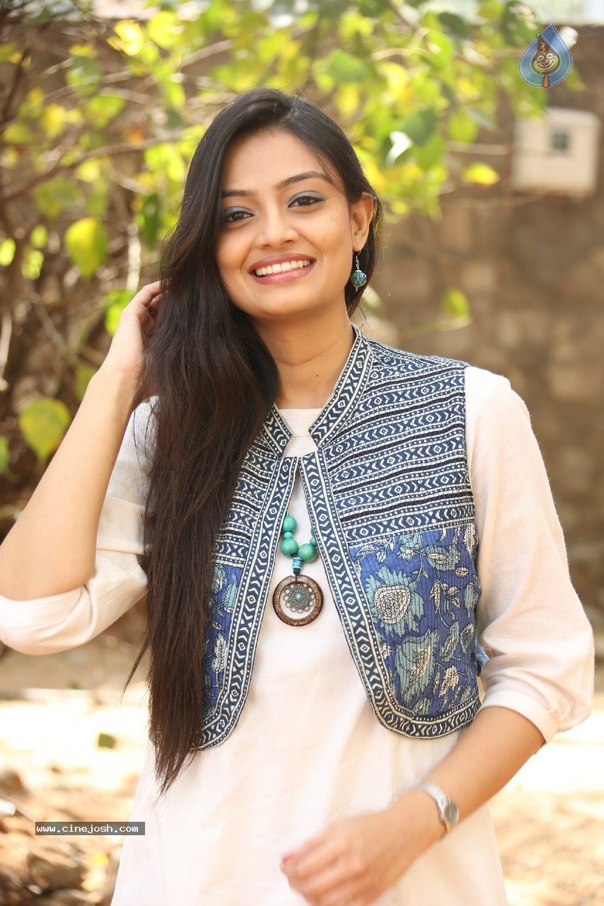 Nikitha Narayan Latest Photos - 26 / 56 photos
