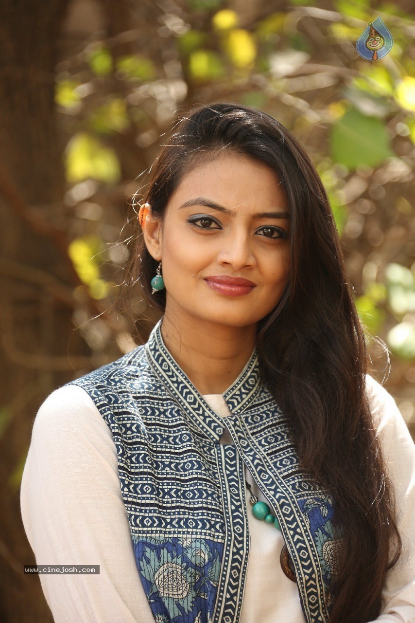 Nikitha Narayan Latest Photos - 37 / 56 photos