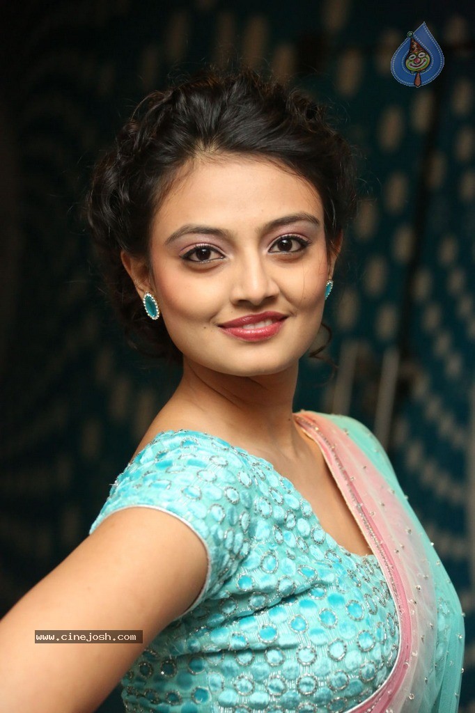 Nikitha Narayan Latest Pics - 29 / 90 photos