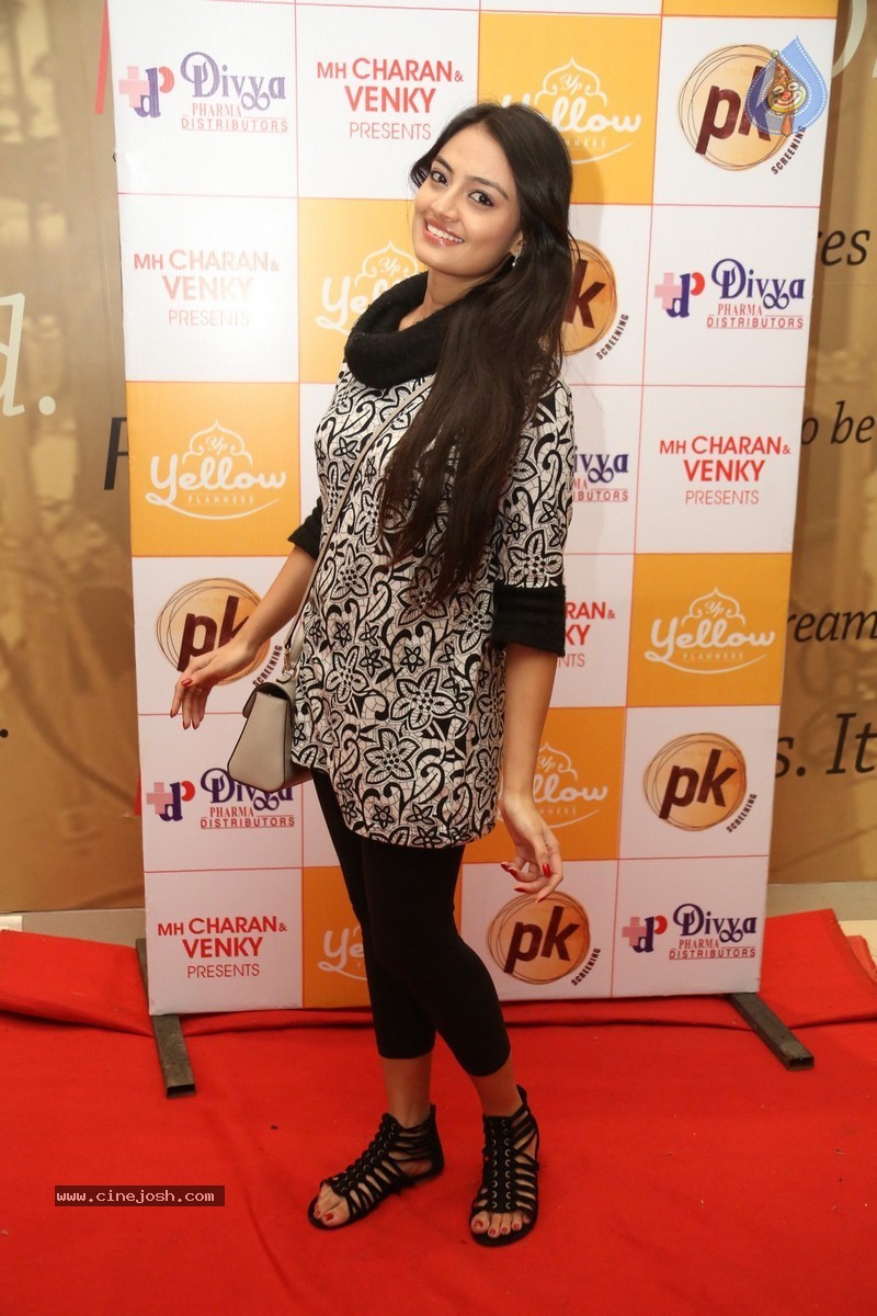 Nikitha Narayan Latest Pics - 23 / 72 photos