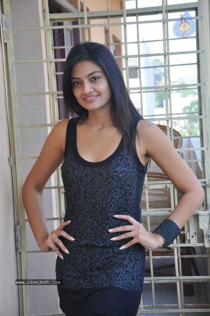 Nikitha Narayan Latest Stills - 24 / 81 photos