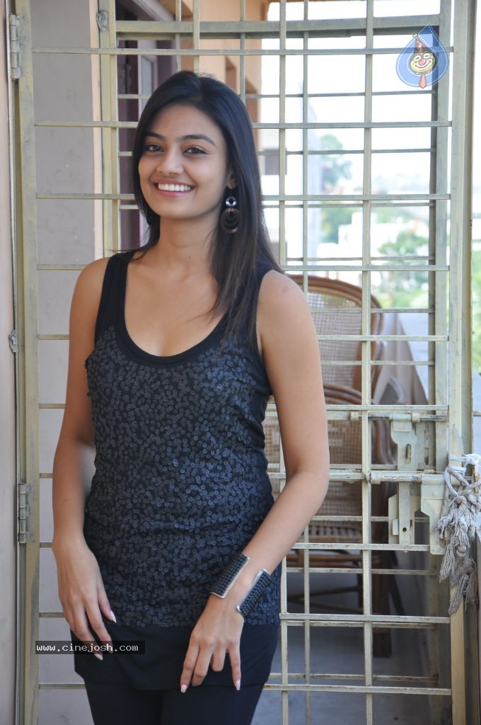Nikitha Narayan Latest Stills - 30 / 81 photos