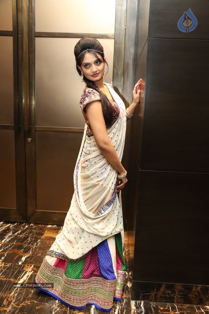 Nikitha Narayan New Photos - 36 / 74 photos