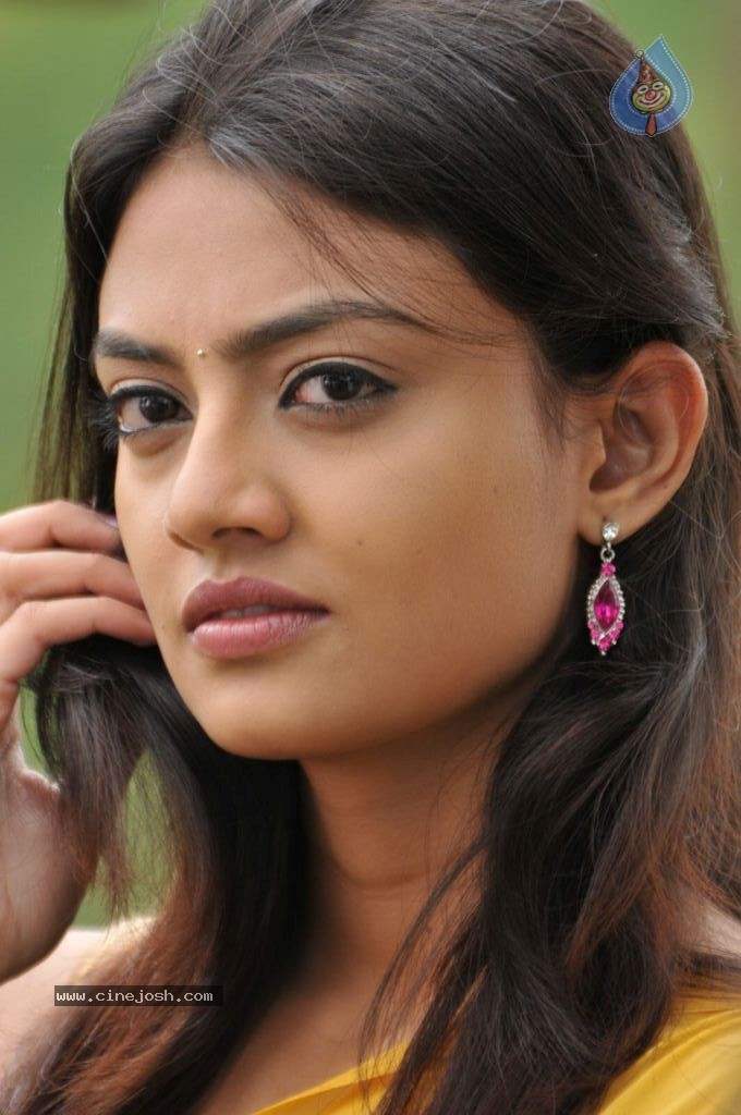 Nikitha Narayan New Stills - 7 / 108 photos