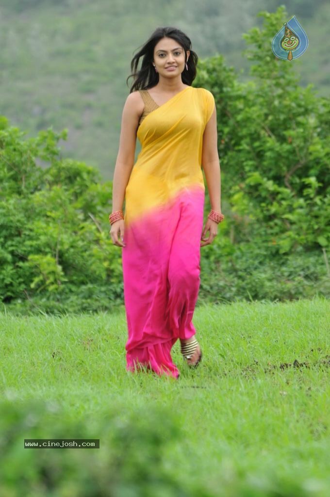 Nikitha Narayan New Stills - 9 / 108 photos