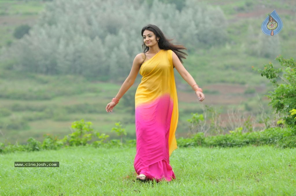 Nikitha Narayan New Stills - 37 / 108 photos