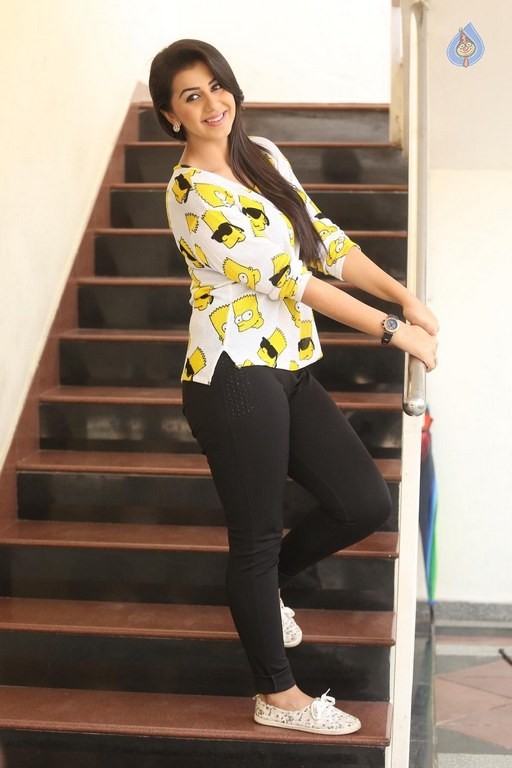 Nikki Galrani Latest Pics - 4 / 63 photos