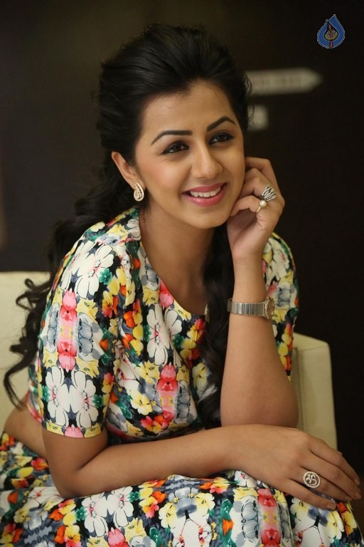 Nikki Galrani Latest Stills - 10 / 37 photos