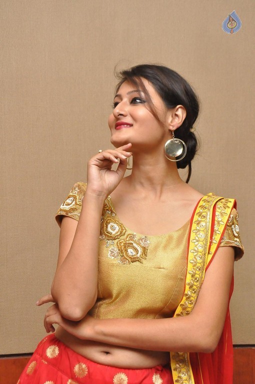 Nilofer New Gallery - 7 / 33 photos