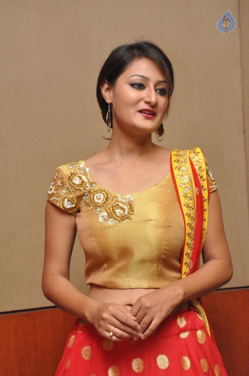 Nilofer New Gallery - 25 / 33 photos