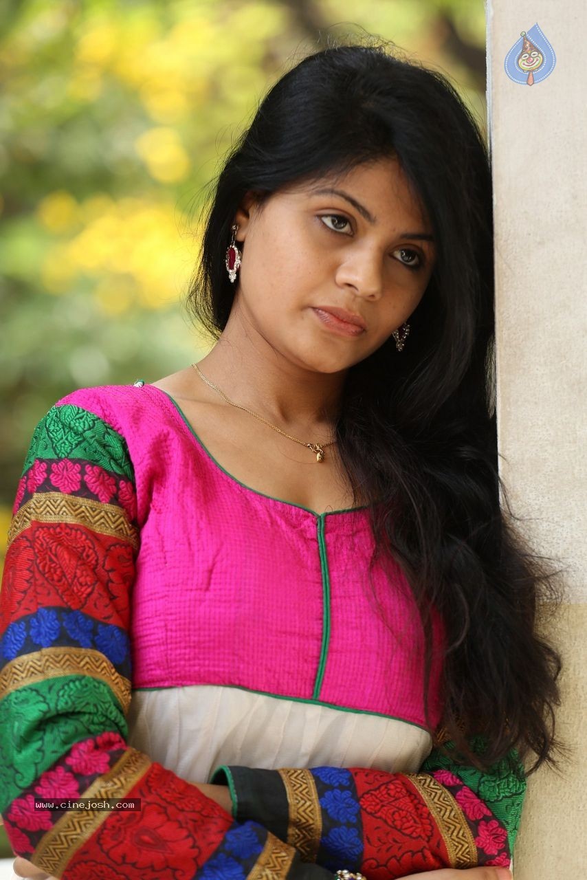 Nairuthi Stills - 9 / 52 photos