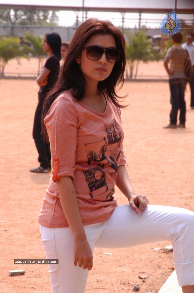 Nisha Agarwal New Gallery - 6 / 53 photos