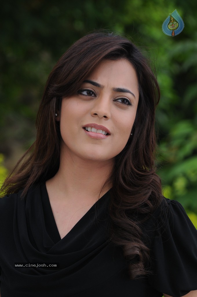 Nisha Agarwal New Gallery - 10 / 60 photos
