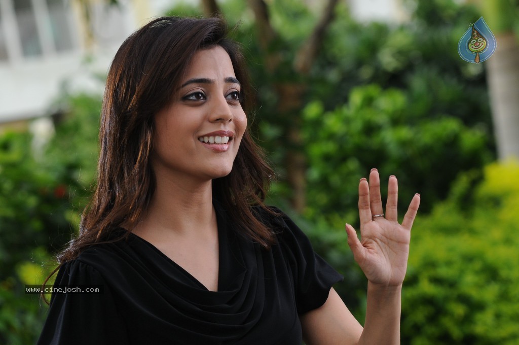 Nisha Agarwal New Gallery - 27 / 60 photos