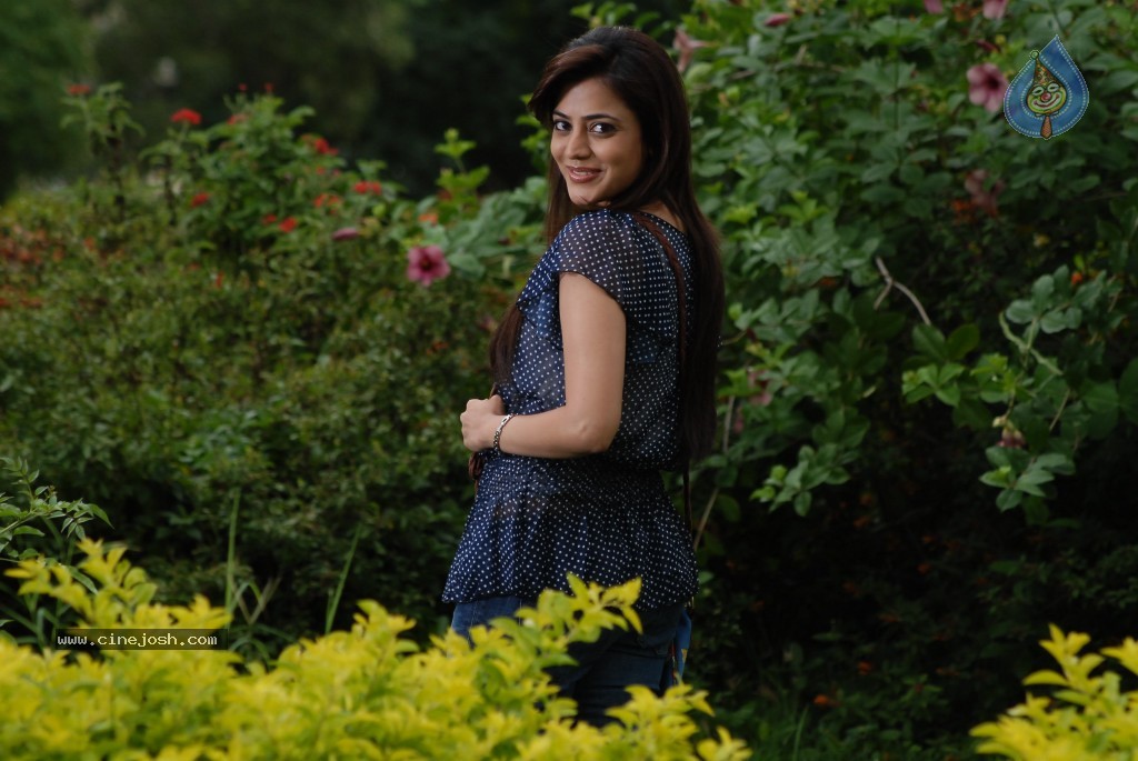 Nisha Agarwal New Gallery - 42 / 60 photos