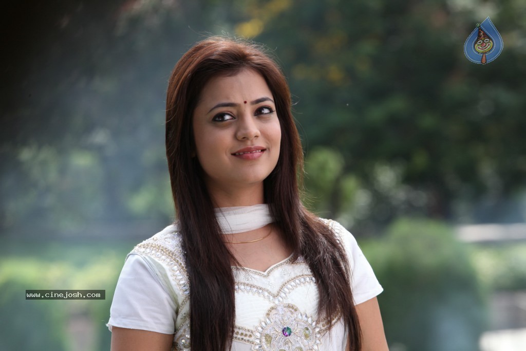 Nisha Agarwal New Pics - 26 / 58 photos