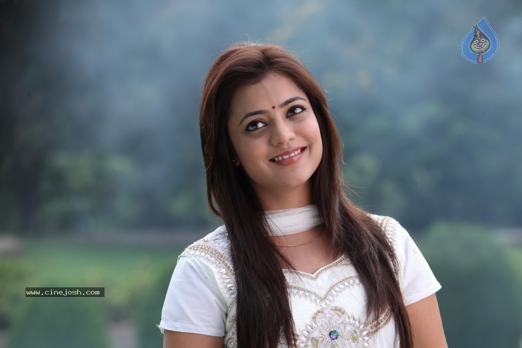 Nisha Agarwal New Pics - 28 / 58 photos