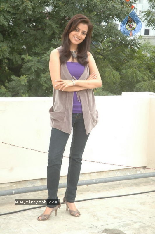 Nisha Agarwal New Stills - 40 / 85 photos