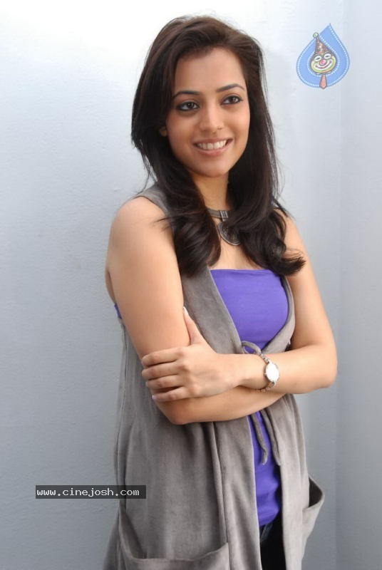 Nisha Agarwal New Stills - 52 / 85 photos