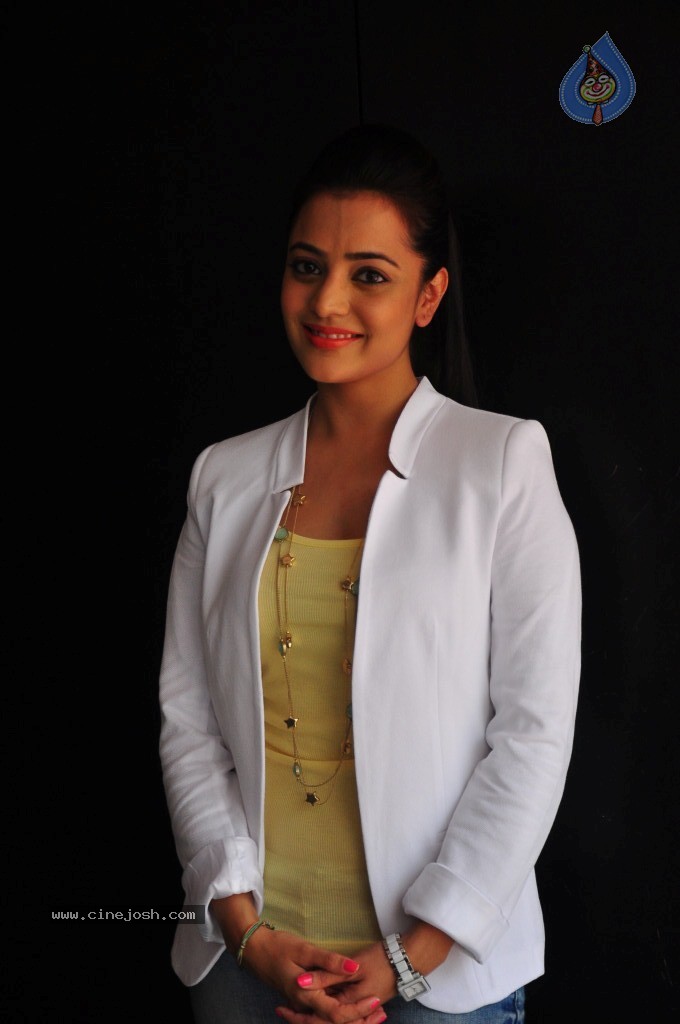 Nisha Agarwal New Stills - 11 / 47 photos