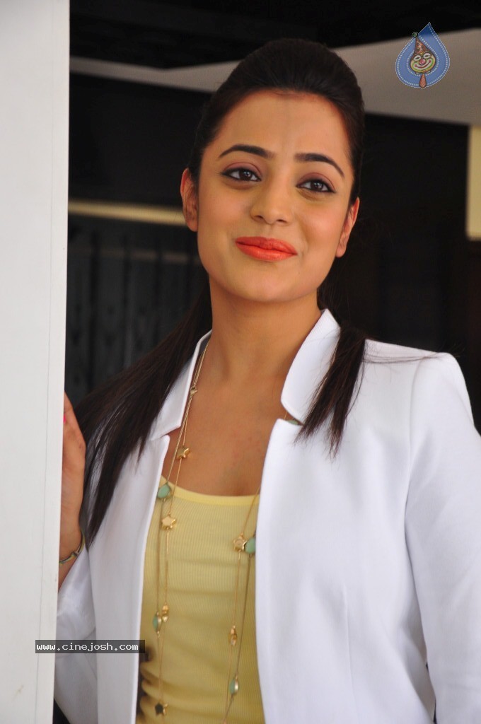 Nisha Agarwal New Stills - 21 / 47 photos