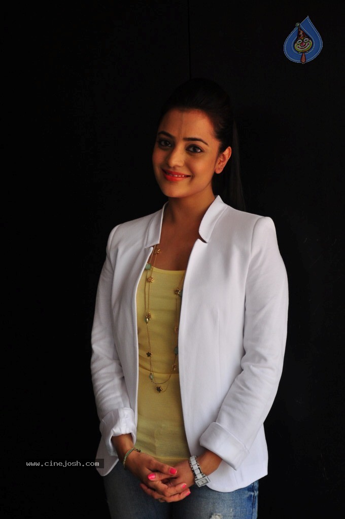 Nisha Agarwal New Stills - 28 / 47 photos