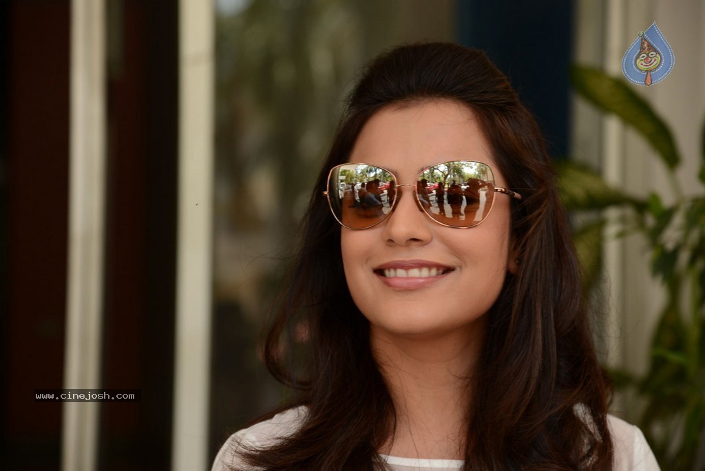 Nisha Agarwal New Stills - 46 / 51 photos