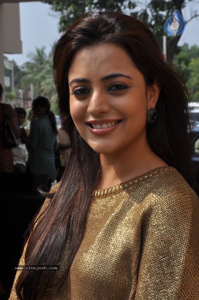 Nisha Agarwal New Stills - 6 / 67 photos