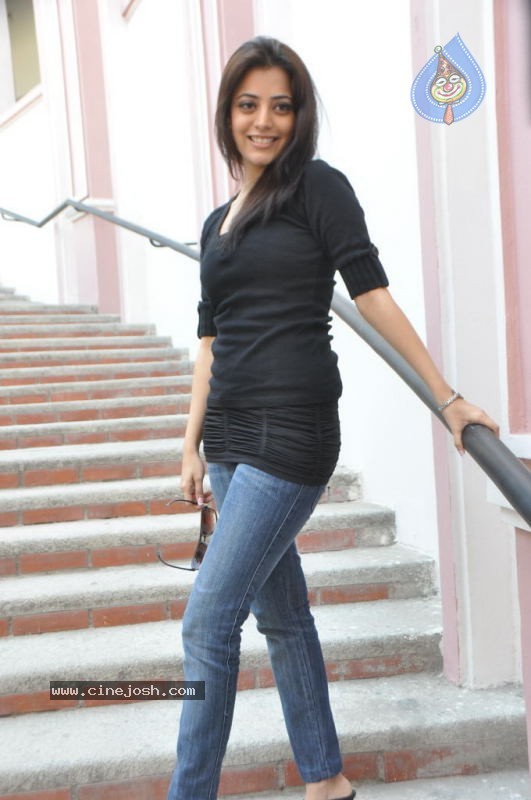 Nisha Agarwal Photos - 22 / 70 photos