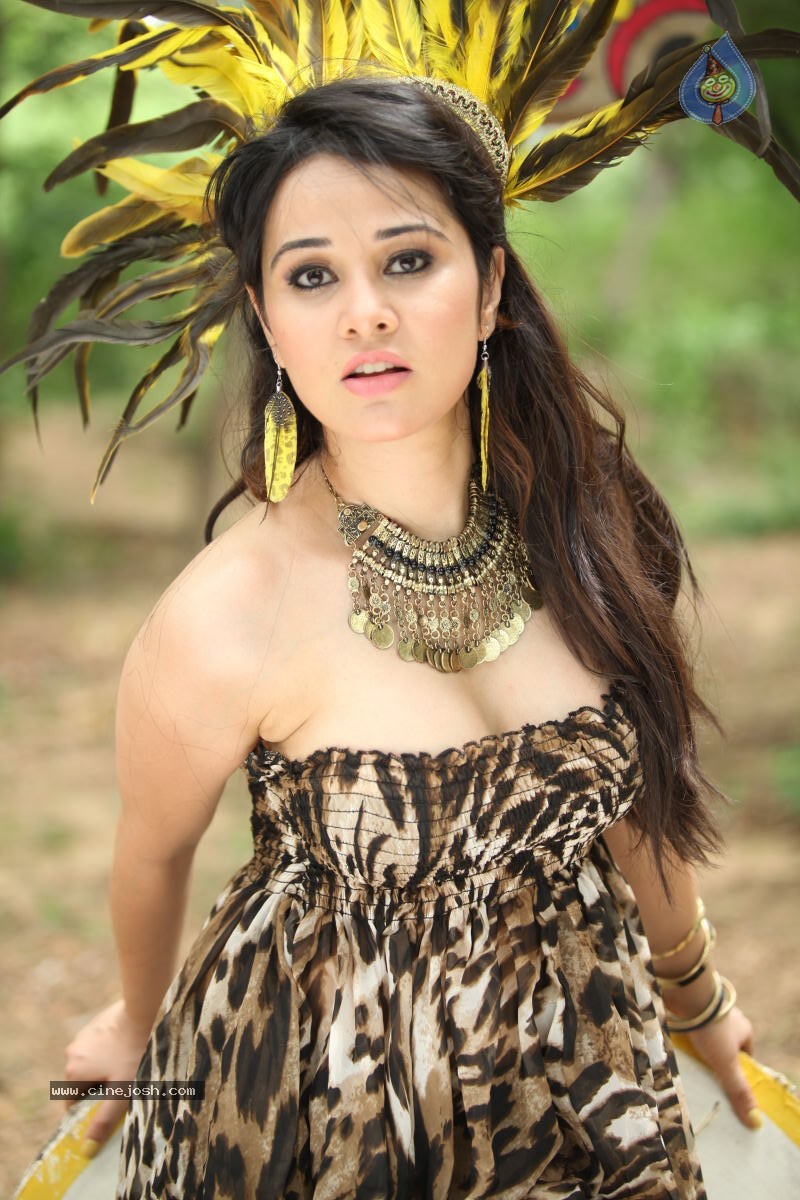 Nisha Kothari Hot Stills  - 28 / 28 photos