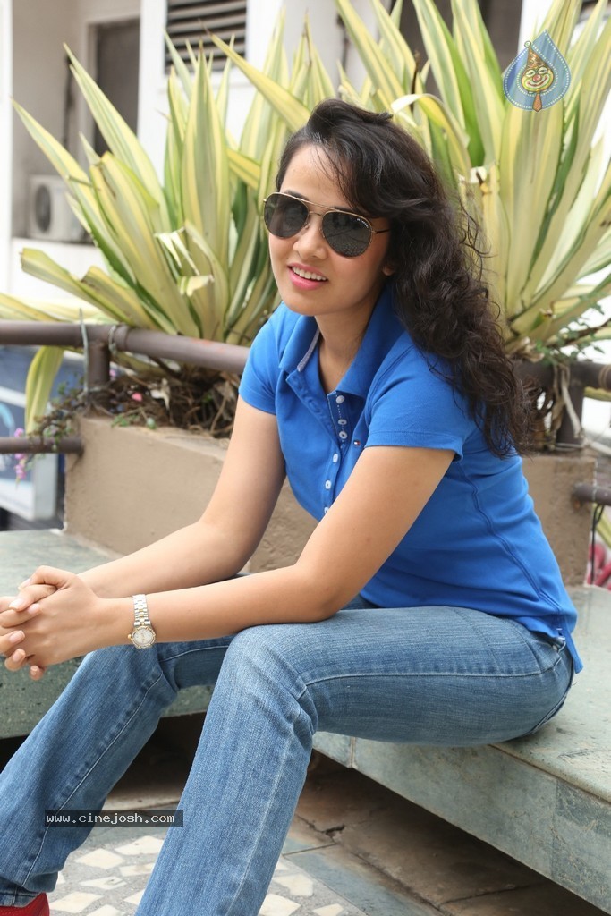 Nisha Kothari New Gallery - 34 / 115 photos